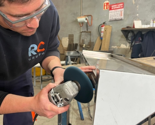 Mobiliario-a-medida-Cafeterias-Cantabria-Metalisteria-Roman